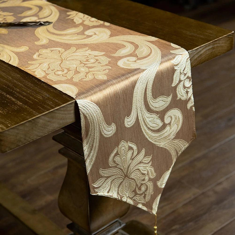 Caminho de Mesa Jacquard Bordado.