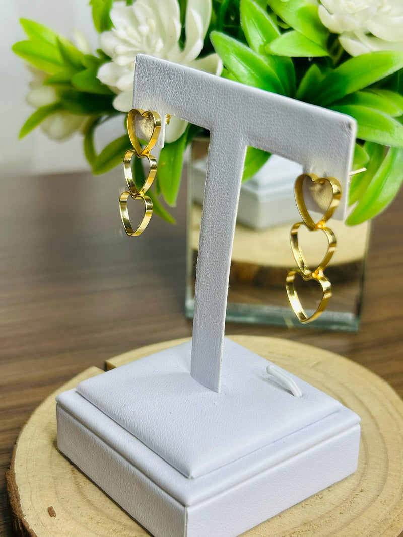 Brinco Pêndulo de Corações Banhado em Ouro 18K