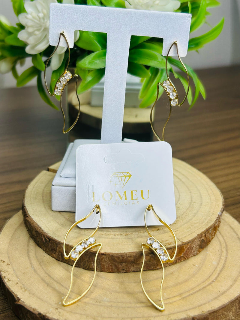 Brinco Folhas Abertas Com Pedras Banhado em Ouro 18k
