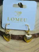 Brinco Argolinha Coração Abaulado Riscado Banhado a Ouro 18k