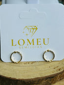 Brinco Mini Arco Escovado Banhado a Ouro 18k