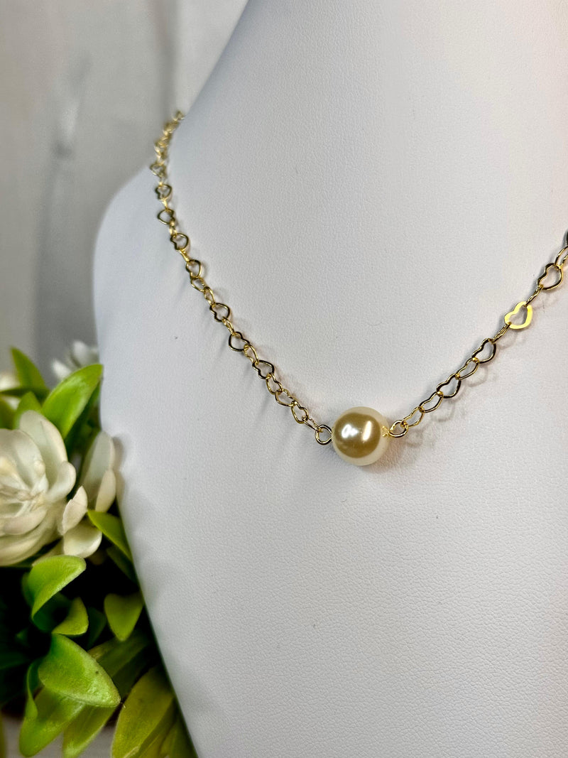Colar Choker Coração com Pérola Banhado em Ouro 18k
