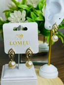 Brinco Pérola Base Vazada Banhado a Ouro 18k