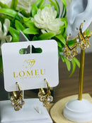 Brinco Argolinha em V com Pedrinhas Banhado a Ouro 18k