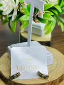 Brinco Argolinha Meia Lua com Zircônia Preto Banhado a Ouro 18k