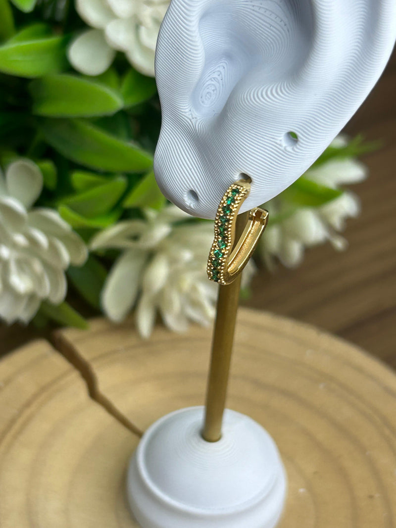 Trio Brincos Argolinha Coração com Zircônia Verde Banhado em Ouro 18k