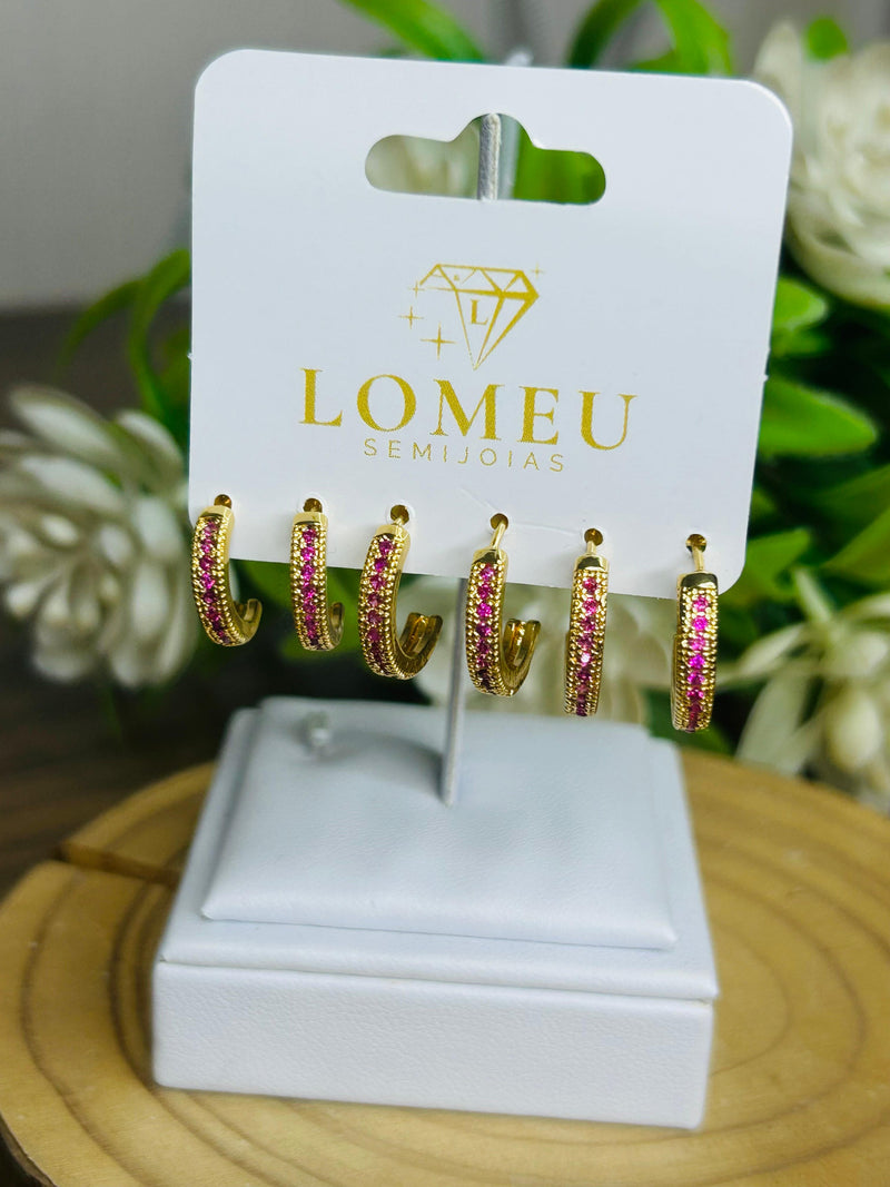 Trio Brincos Argolinha Meia Cana com Zircônia Rosa Banhado em Ouro 18k