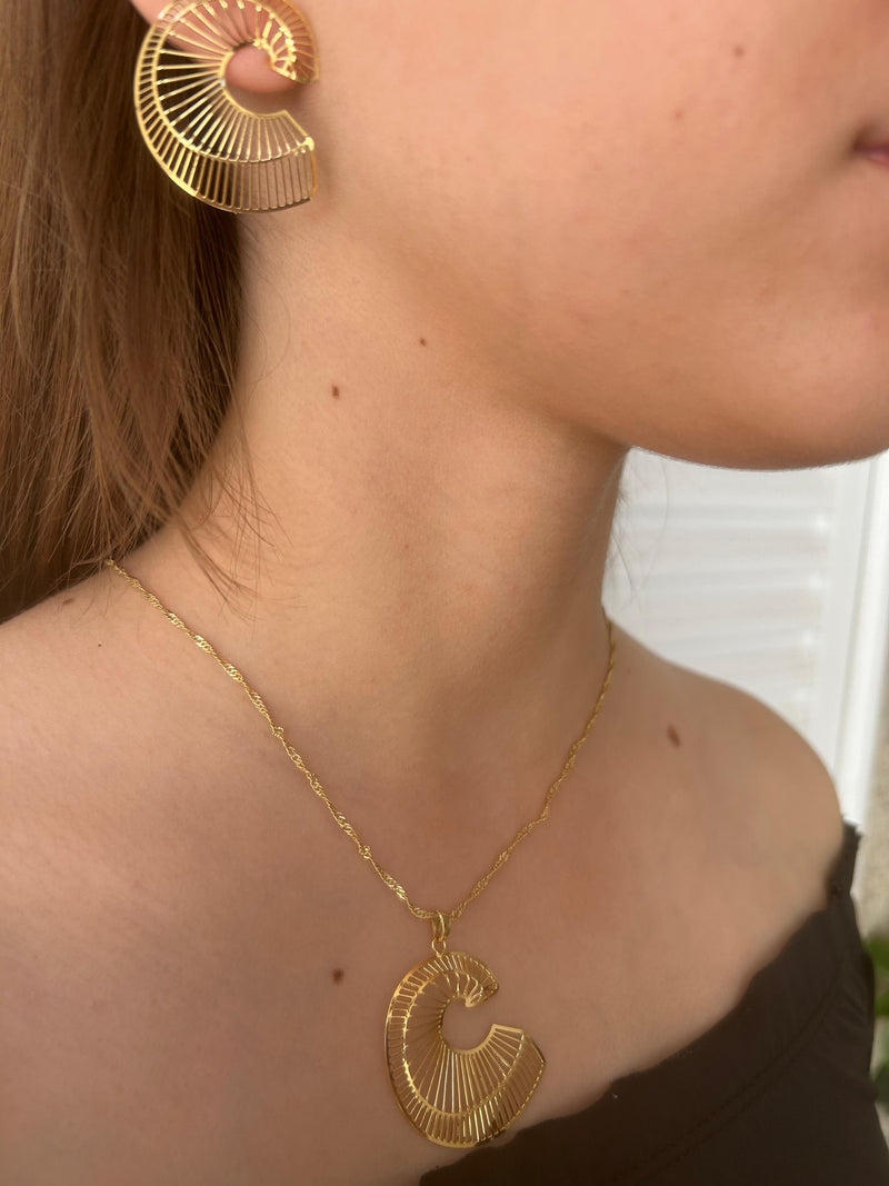 Conjunto Vazado Aspiral Banhado em Ouro 18k