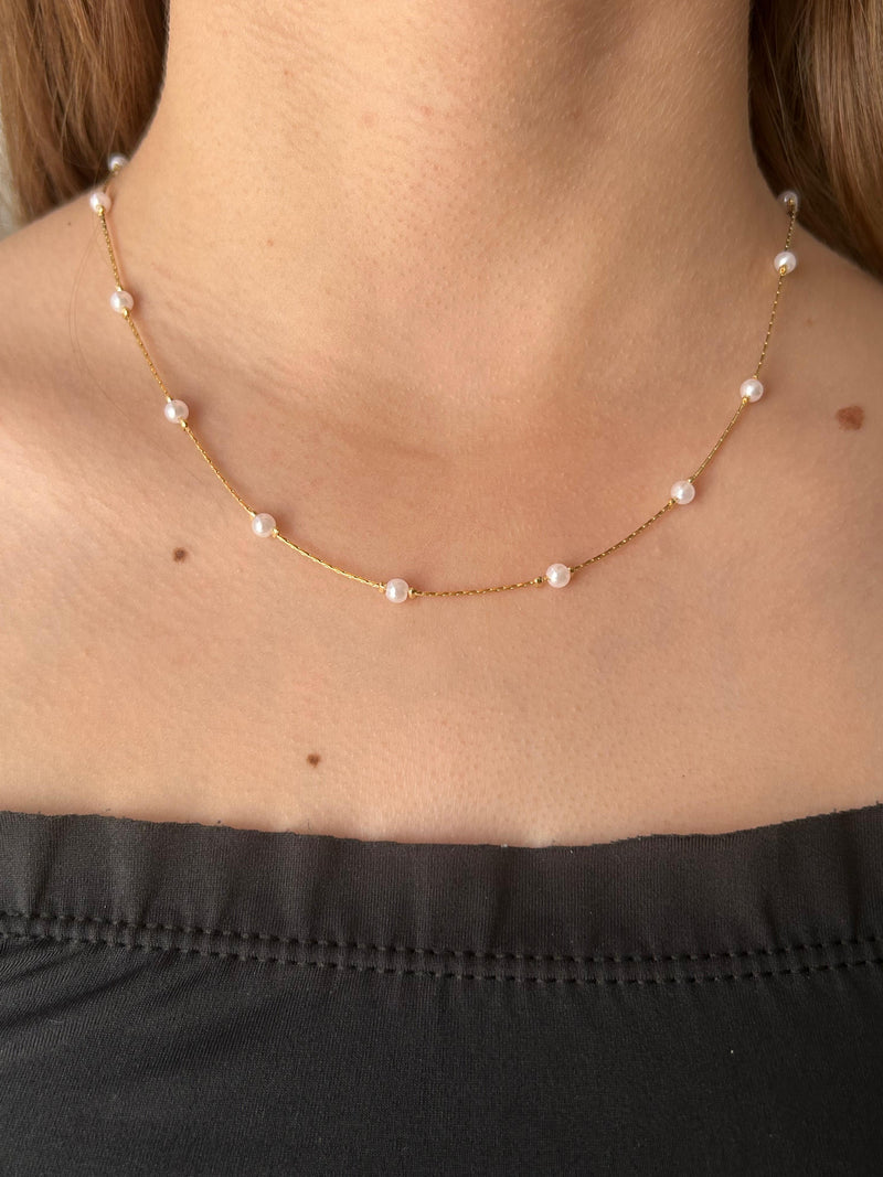 Colar Delicado com Pérolas Banhado a Ouro 18k