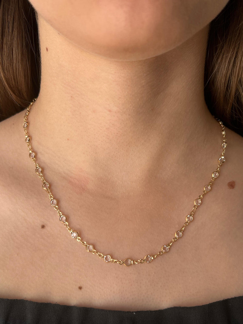 Colar Elegance com Pedras Cristal Banhado em Ouro 18k