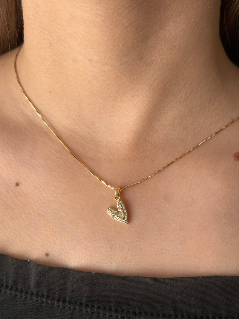 Conjunto Coração Esticadinho Com Cristais Banhado em Ouro 18K