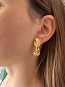 Brinco Folhas Pinçadas Banhada em Ouro 18k