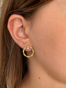 Brinco Arco Vazado Trançado com Pedra Banhado a Ouro 18k