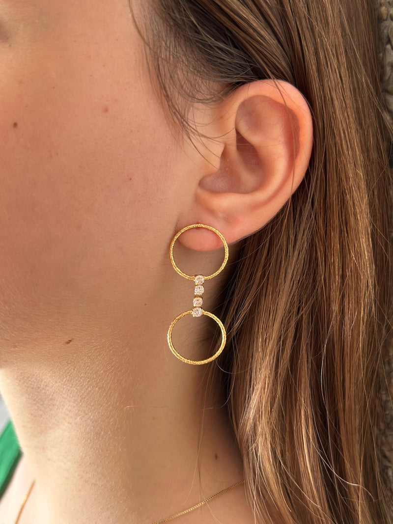 Brinco Duo Arcos com Cristais Banhado a Ouro 18k