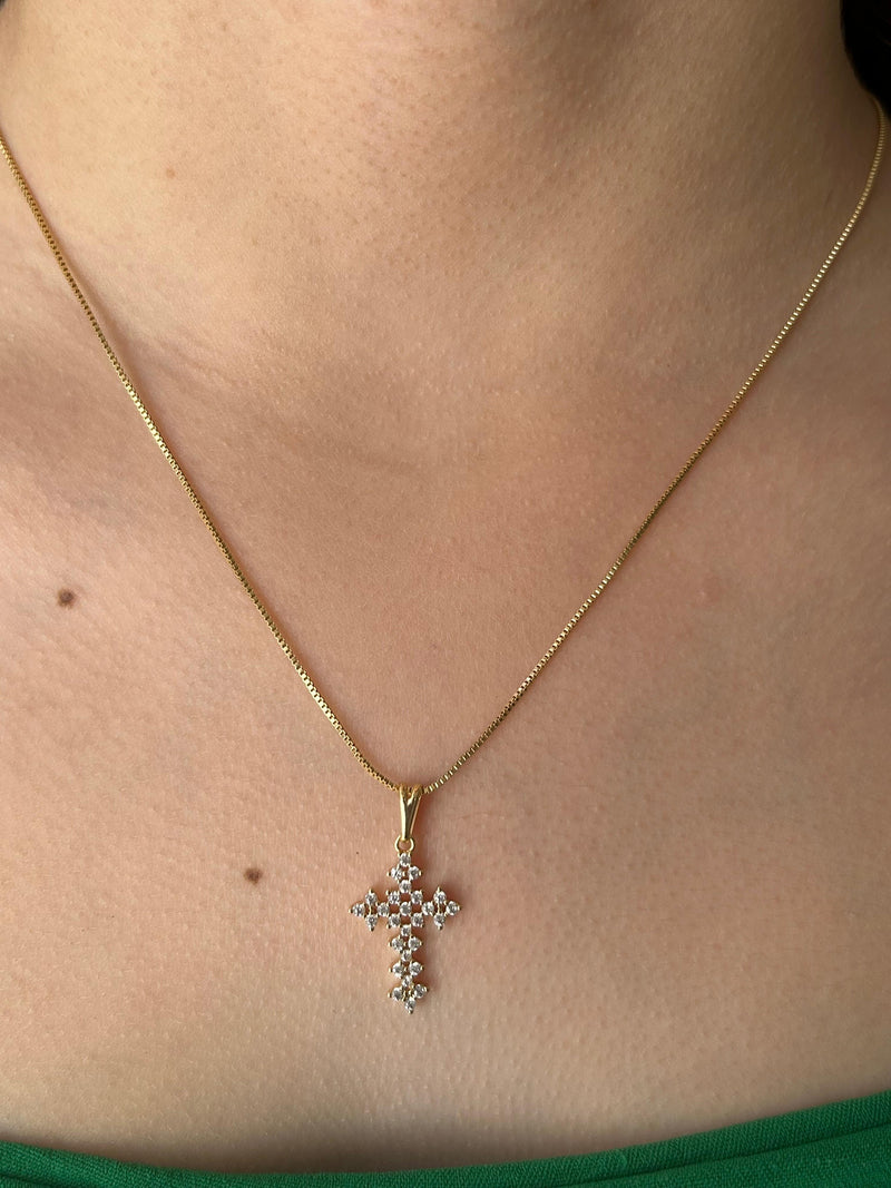 Corrente com Pingente Cruz Cravejado de Pedras Banhado a Ouro 18k