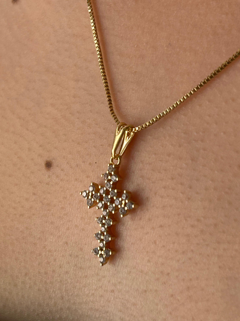 Corrente com Pingente Cruz Cravejado de Pedras Banhado a Ouro 18k