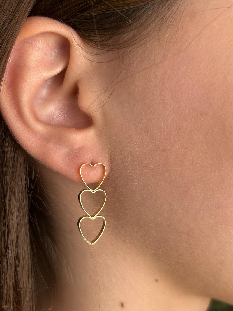 Brinco Pêndulo de Corações Banhado a Ouro 18K