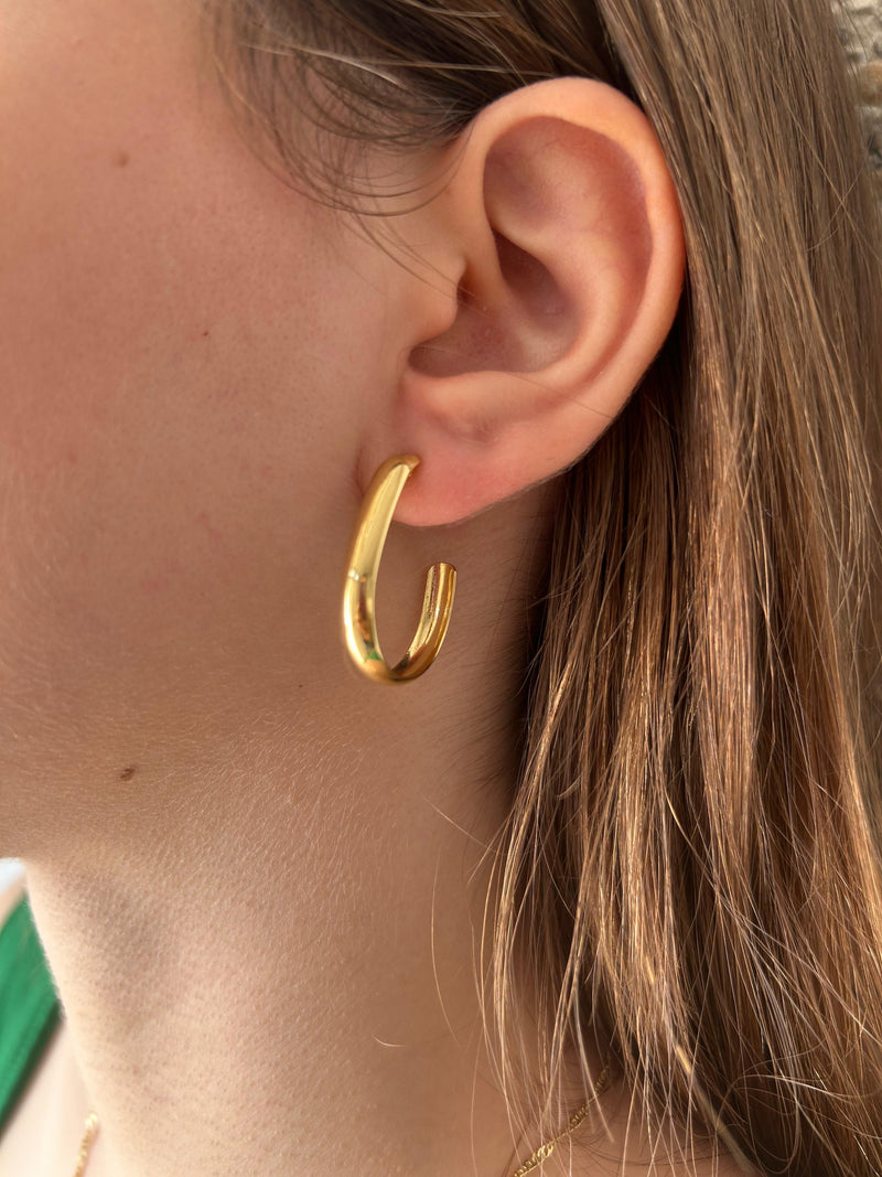 Brinco Argola Meia Lua Liso Banhado a Ouro 18k