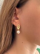 Brinco Pérola Base Vazada Banhado a Ouro 18k