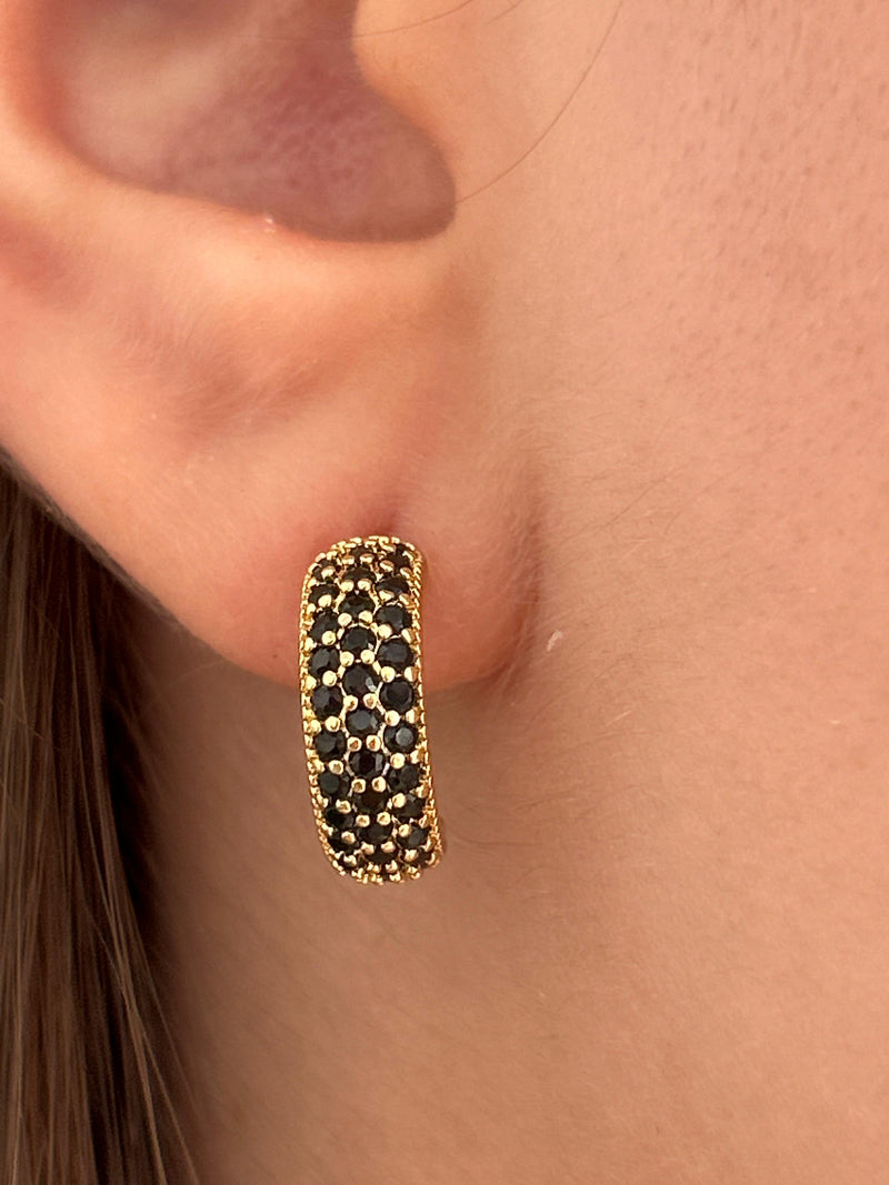 Brinco Argolinha Meia Lua com Zircônia Preto Banhado a Ouro 18k