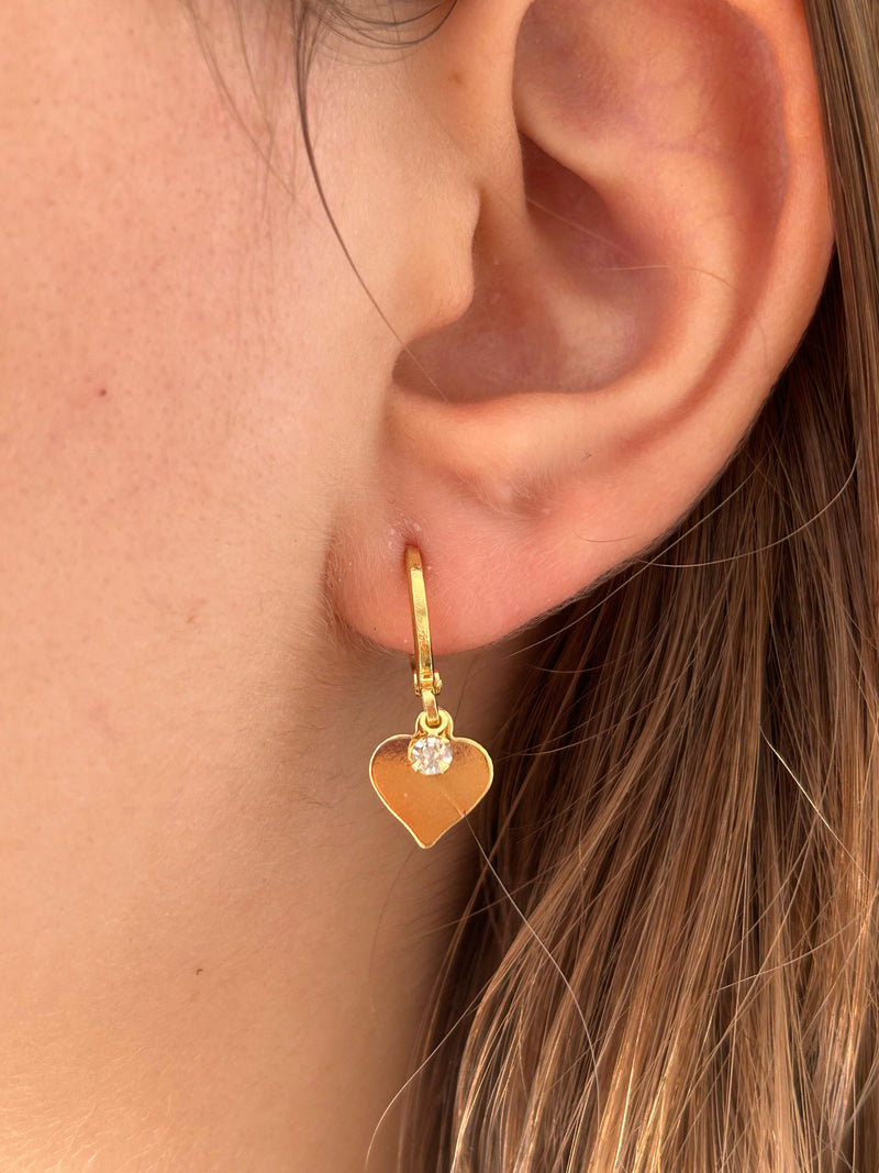 Brinco Argolinha Coração com Ponto de Luz Banhado a Ouro 18k