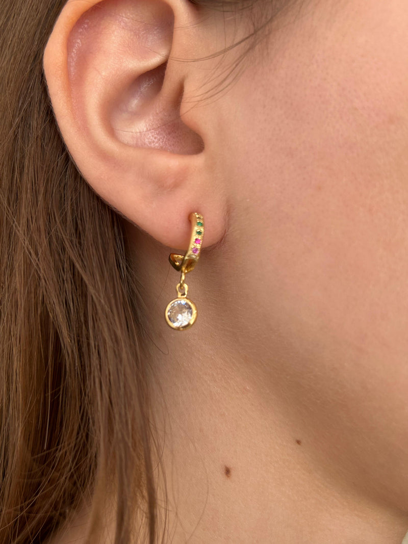 Brinco Argolinha com Zircônia Cravada e Ponto de Luz Banhado a Ouro 18k