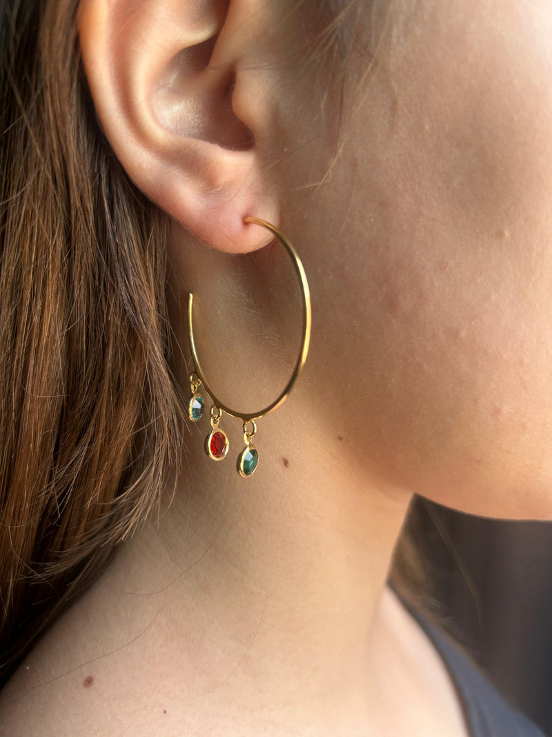 Brinco Argola com 3 Pedras Coloridas Banhado a Ouro 18k