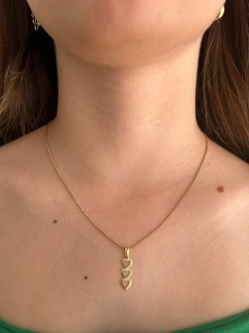 Corrente com Pingente Pendulo Corações Banhado a Ouro 18k