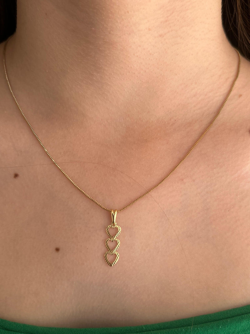 Corrente com Pingente Pendulo Corações Banhado a Ouro 18k