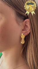 Brinco Folhas Pinçadas Banhada em Ouro 18k