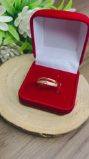 Anel Clássico com Pedra Central Banhado a Ouro 18k